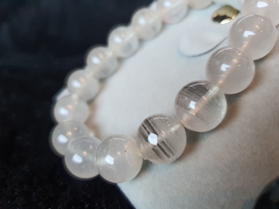 White Phantom Bracelet 千层白幽灵水晶手串 Hobbies Toys Memorabilia Collectibles Vintage Collectibles On Carousell