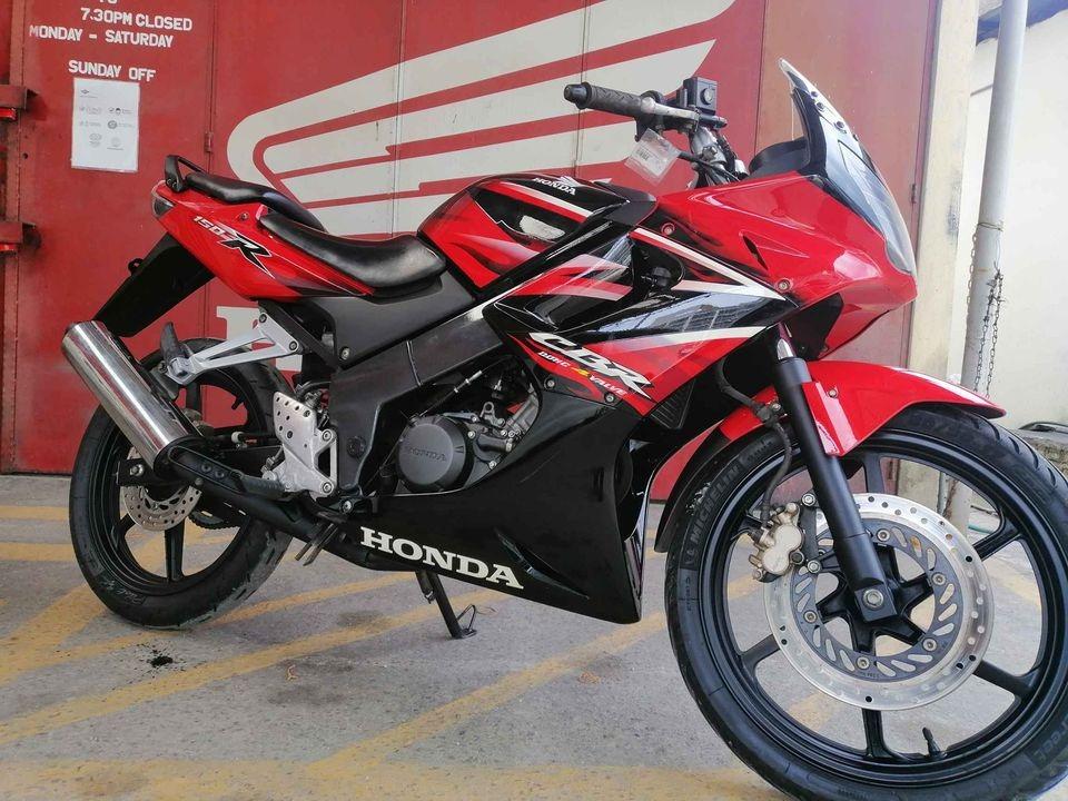 2nd HAND HONDA CBR150R RARE item Motorbikes on Carousell