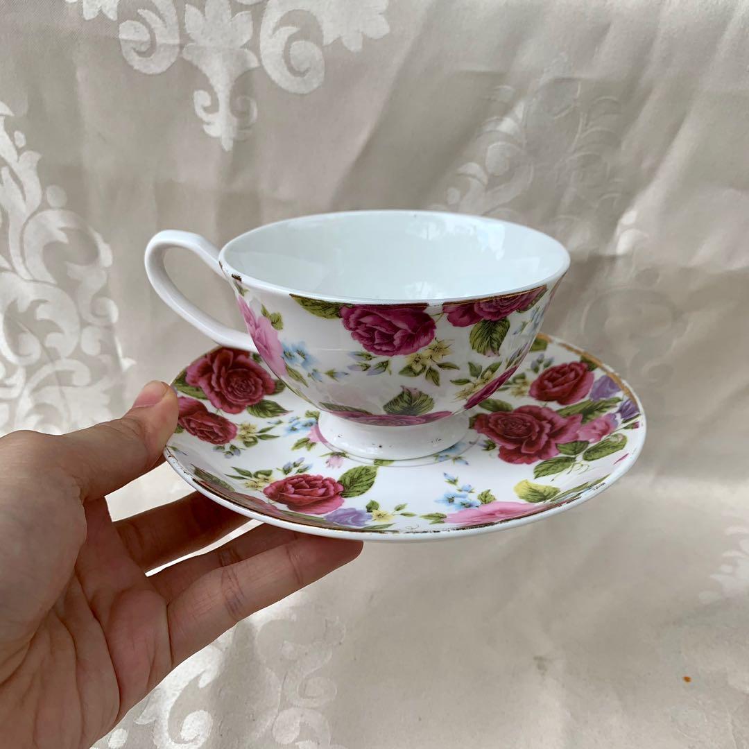 Vintage floral tea cups store
