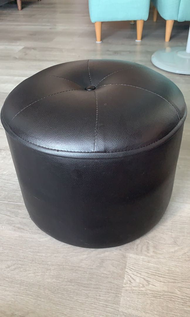 black pouf chair