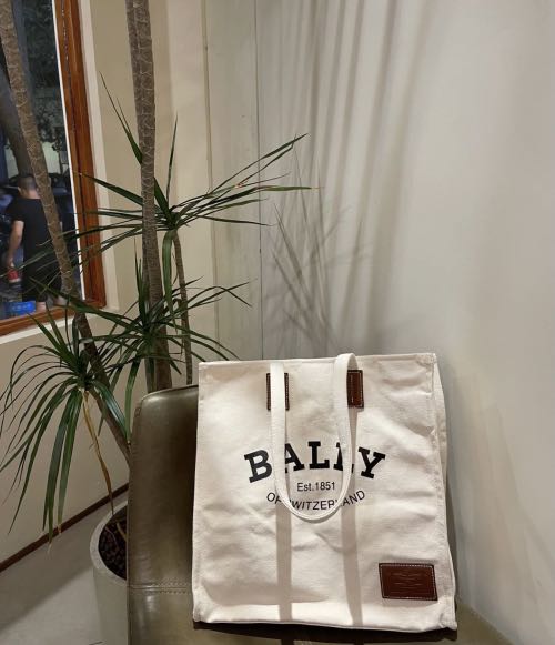 Bally canvas bag outlet