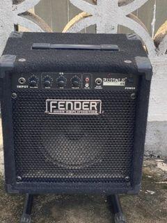 FENDER BASS AMP RUMBLE 15