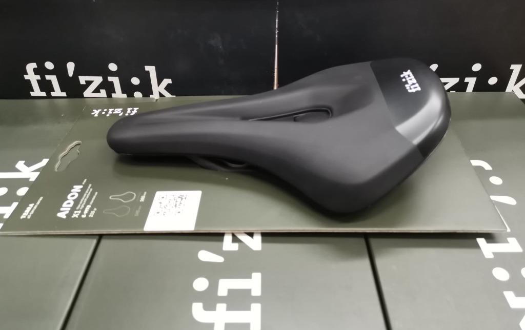 Fizik Terra Aidon X1 MTB Saddle [Carbon Rails] 145mm/160mm, Sports  Equipment, Bicycles  Parts, Parts  Accessories on Carousell