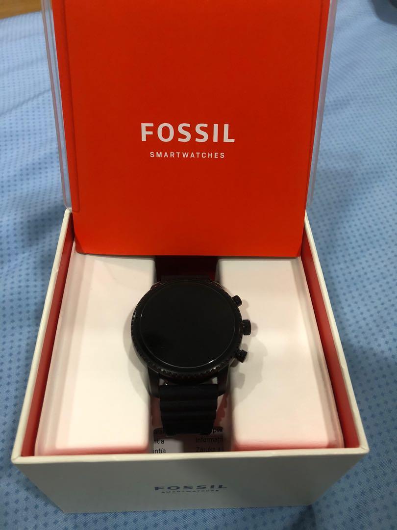 Fossil online smartwatch box