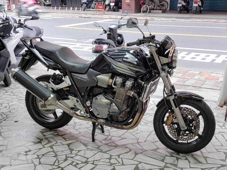 Honda Cb1300歐規版 機車 重機在旋轉拍賣