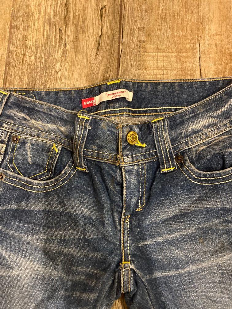 Levis Denim Shorts (Category: Shorts) located in Cebu City. Submitted by vanmags (Listing ID 1106870856, Image 3). Description: NO FLAWS!! 🔥 Perfect for OOTD! Good as brand new ✨ Rfs: decluttering *freebie for bulk orders (4 and above).