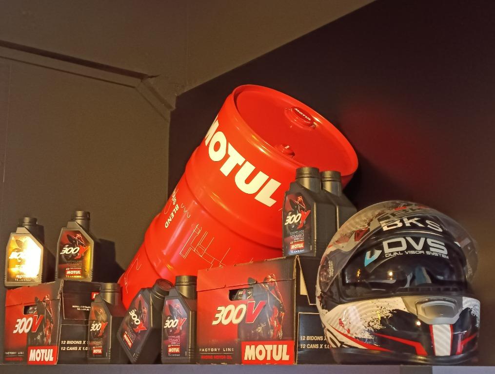 MOTUL 300V (2 Liters) wt Professional Motul Engine & Fuel Flush