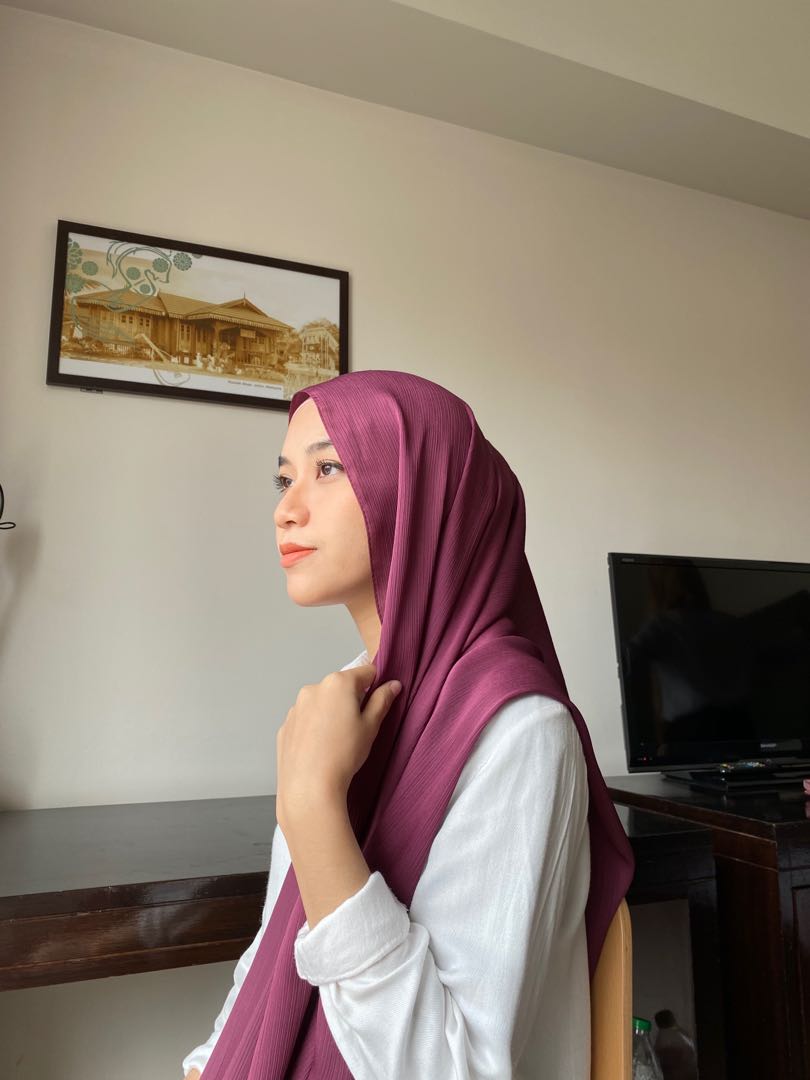 Muna satin shawl clearance