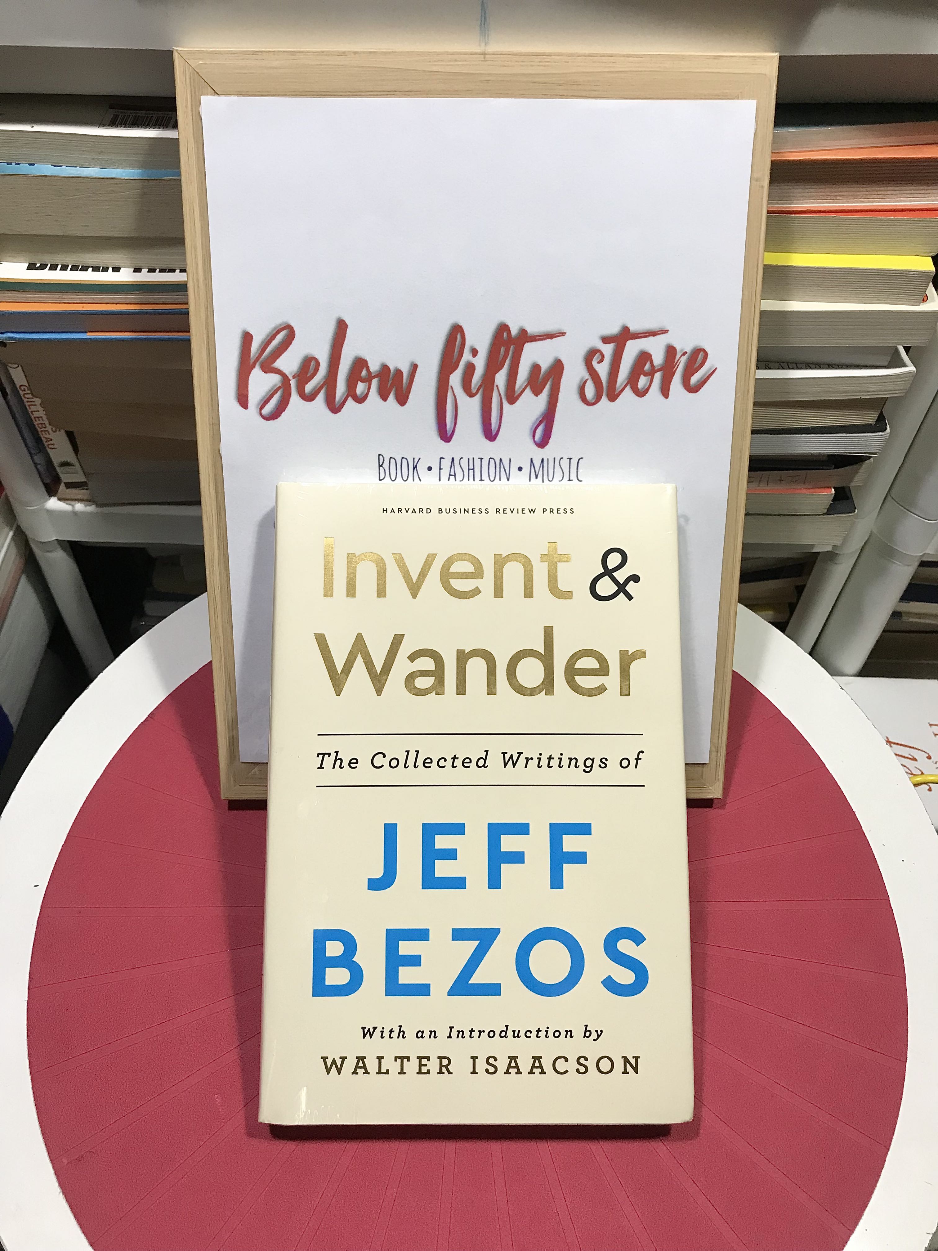 NEW!FREE POSTAGE! Walter Isaacson Invent and Wander : The Collected  Writings of Jeff Bezos, With an Introduction by Walter Isaacson, Hobbies   Toys, Books  Magazines, Storybooks on Carousell