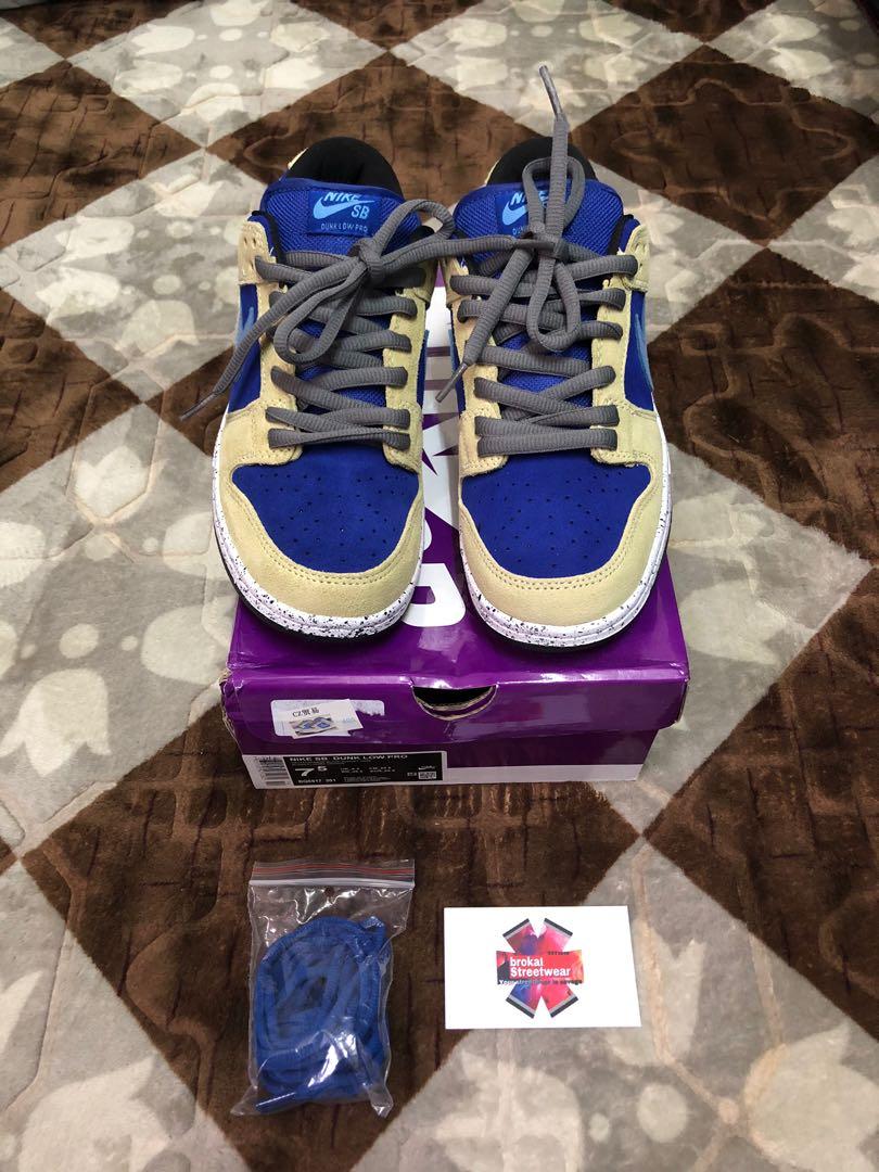 celadon dunks on feet