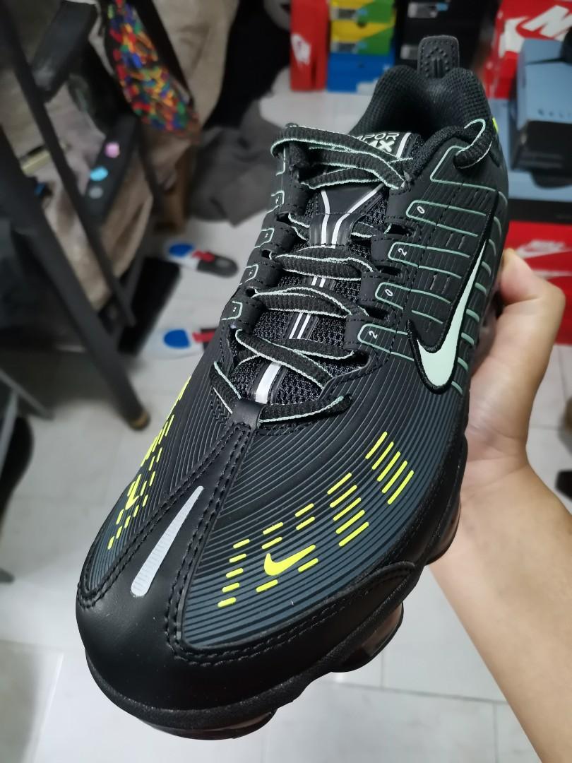 vapormax 360 black volt