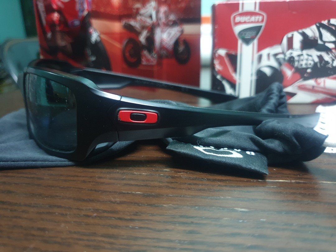 Oakley online five ducati