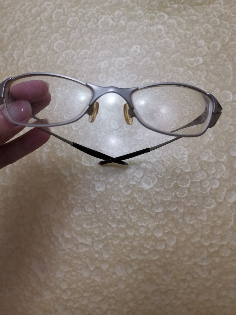 Frame 2025 oakley titanium