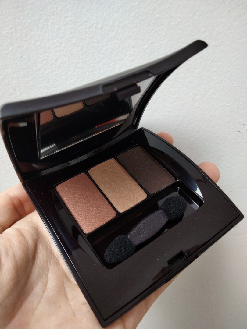 Powder eyeshadow trio Jafra, Kesehatan & Kecantikan, Rias Wajah di Carousell