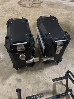 Side pannier  box with rack
