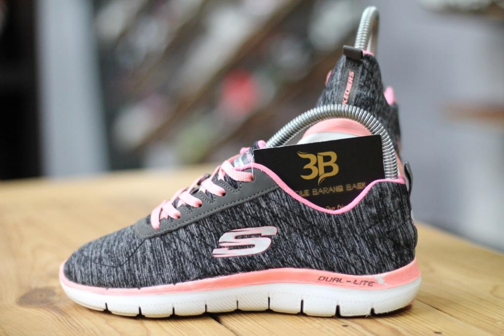 Skechers womens size 3 store