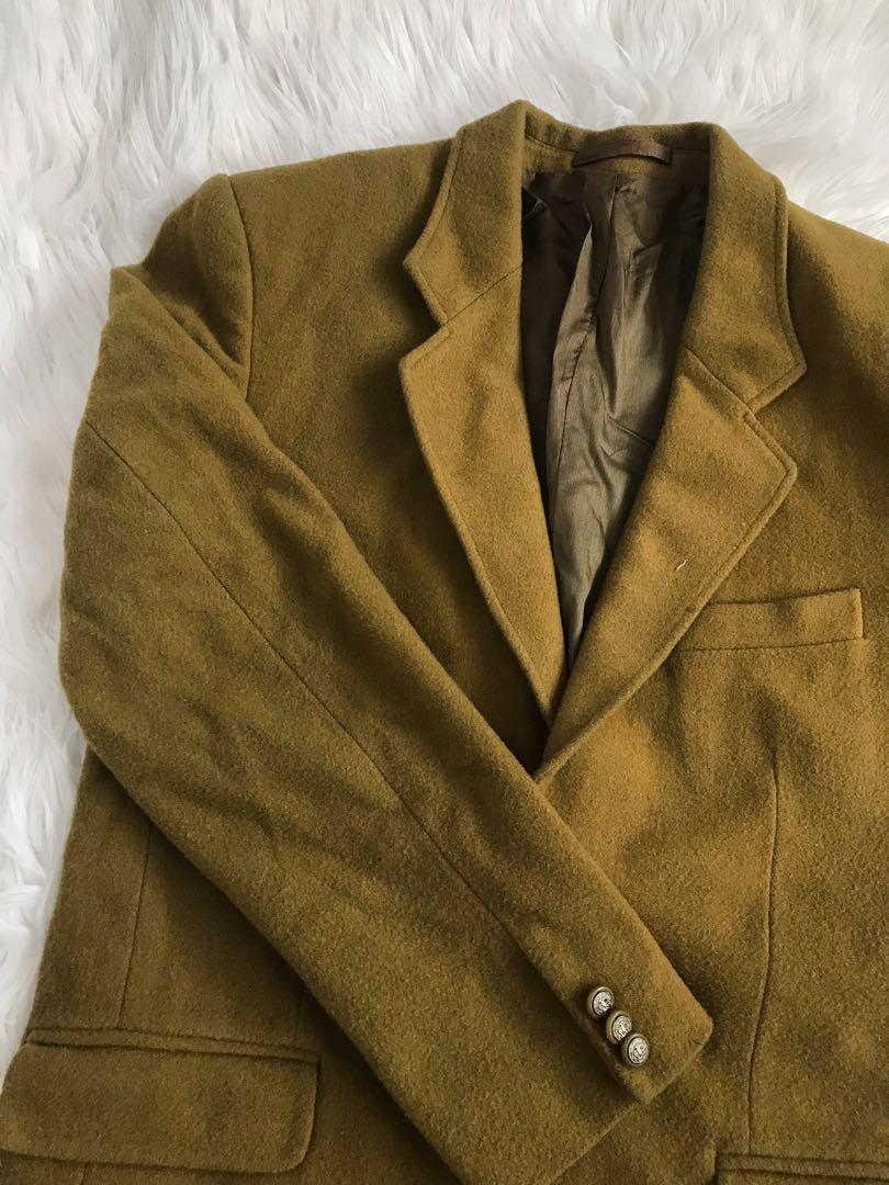 Dark store mustard coat