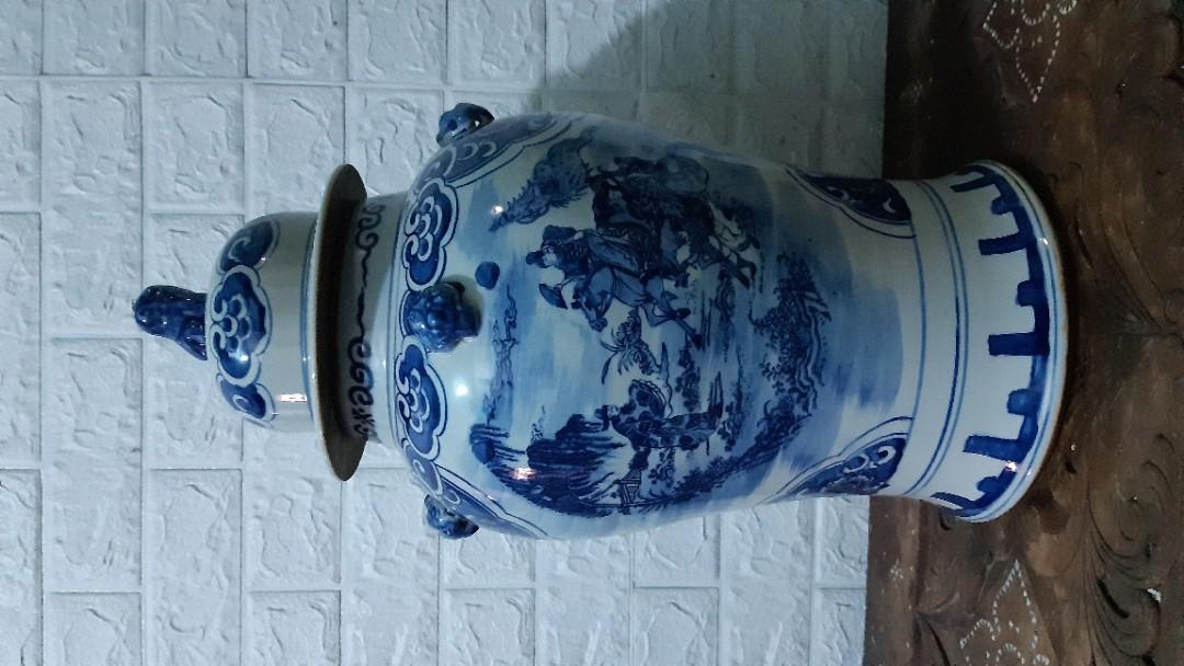 Vintage Porcelain 6 Inch Footed Jar With Lid