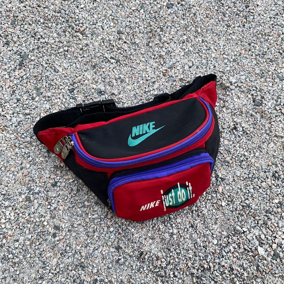 Nike vintage hotsell fanny pack