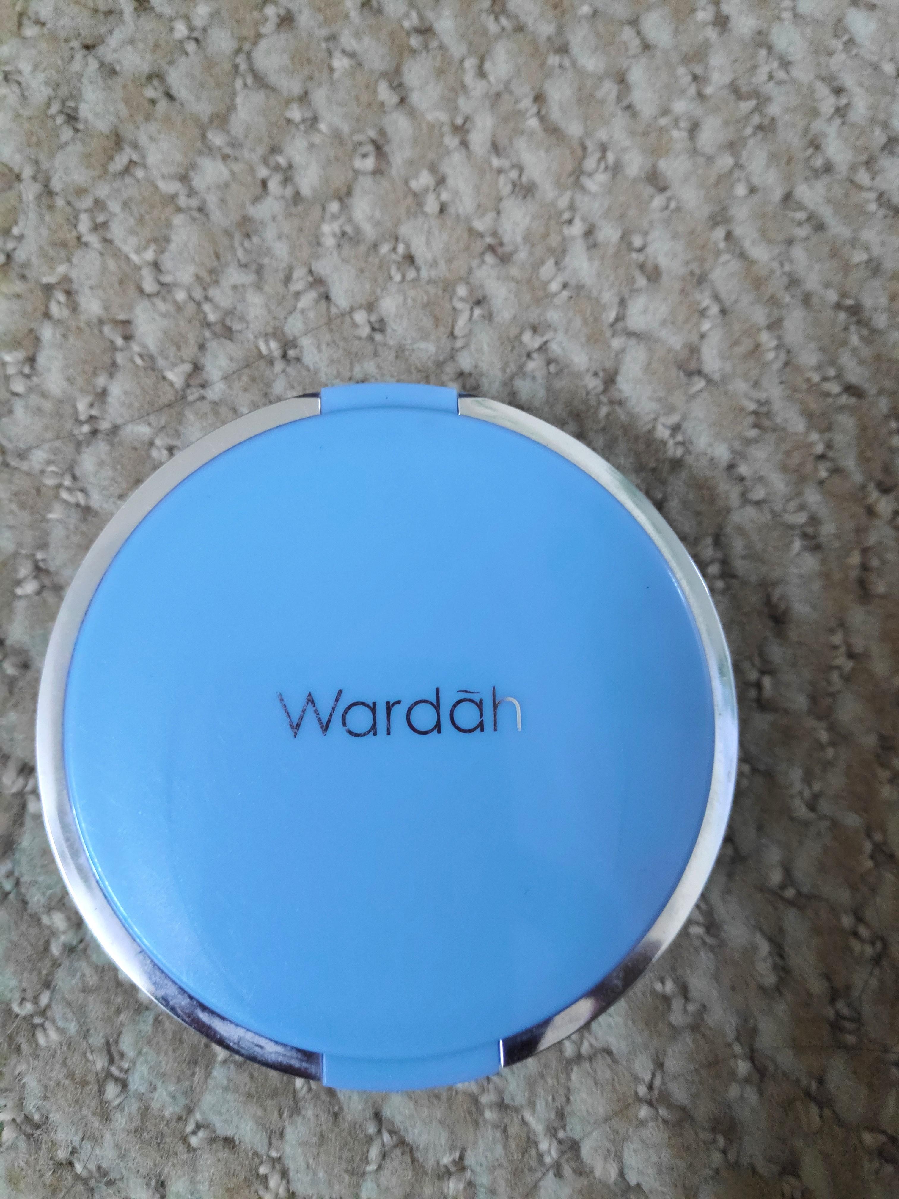 Wardah Lightening Powder Foundation Light Feel Health Beauty Makeup On Carousell