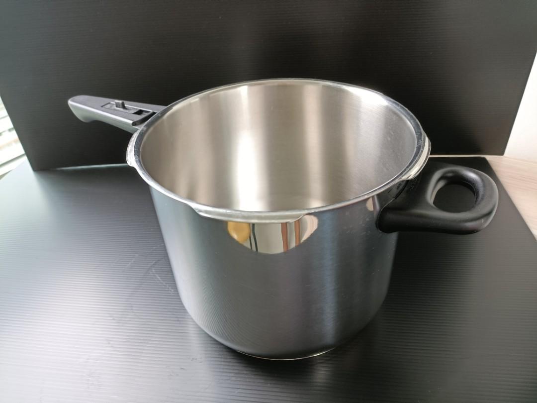 WMF pressure cooker. 6.5 L made in Germany., TV & Home Appliances