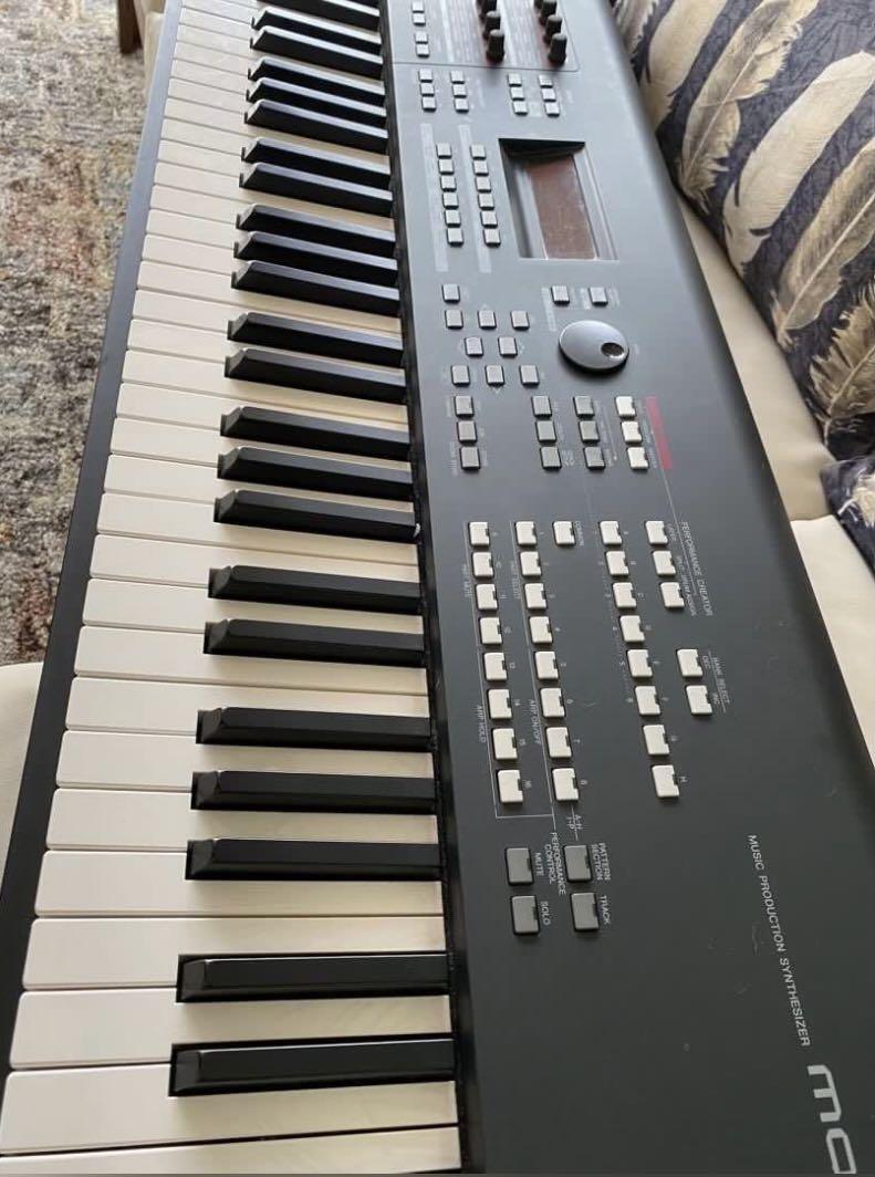 Yamaha MOXF8 88Key Weighted Synthesizer Workstation Keyboard, Hobbies