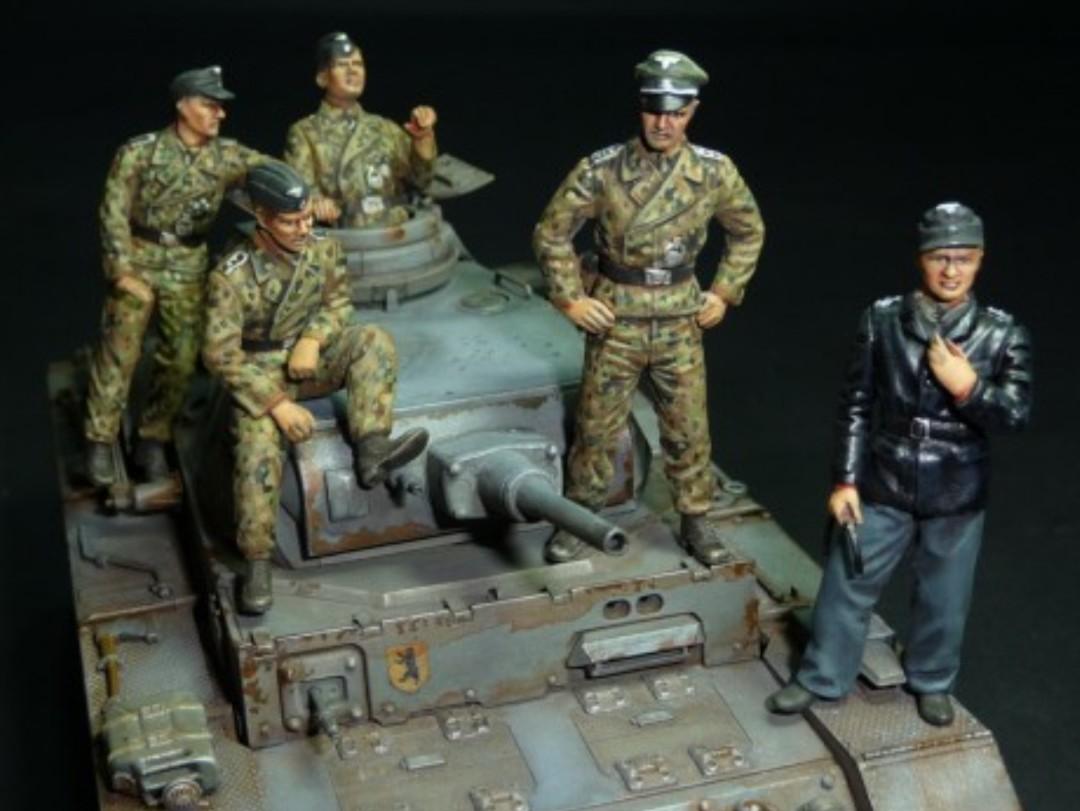 1/35 Dragon #6028 Tiger Aces "Normandy 1944" c/w 5 soldiers (WWII 2nd World War Infantry Soldier Land Warfare Plastic Figure Model), Hobbies & Toys, Toys & Games on Carousell
