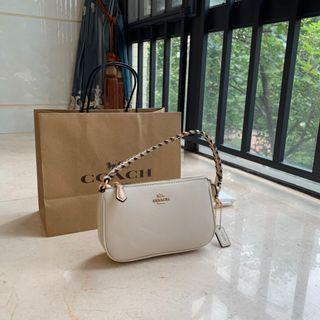 ❣️3⃣️色 Coach Swinger Shoulder Bag 👜 100% New  尺寸：15*10*3.8 cm