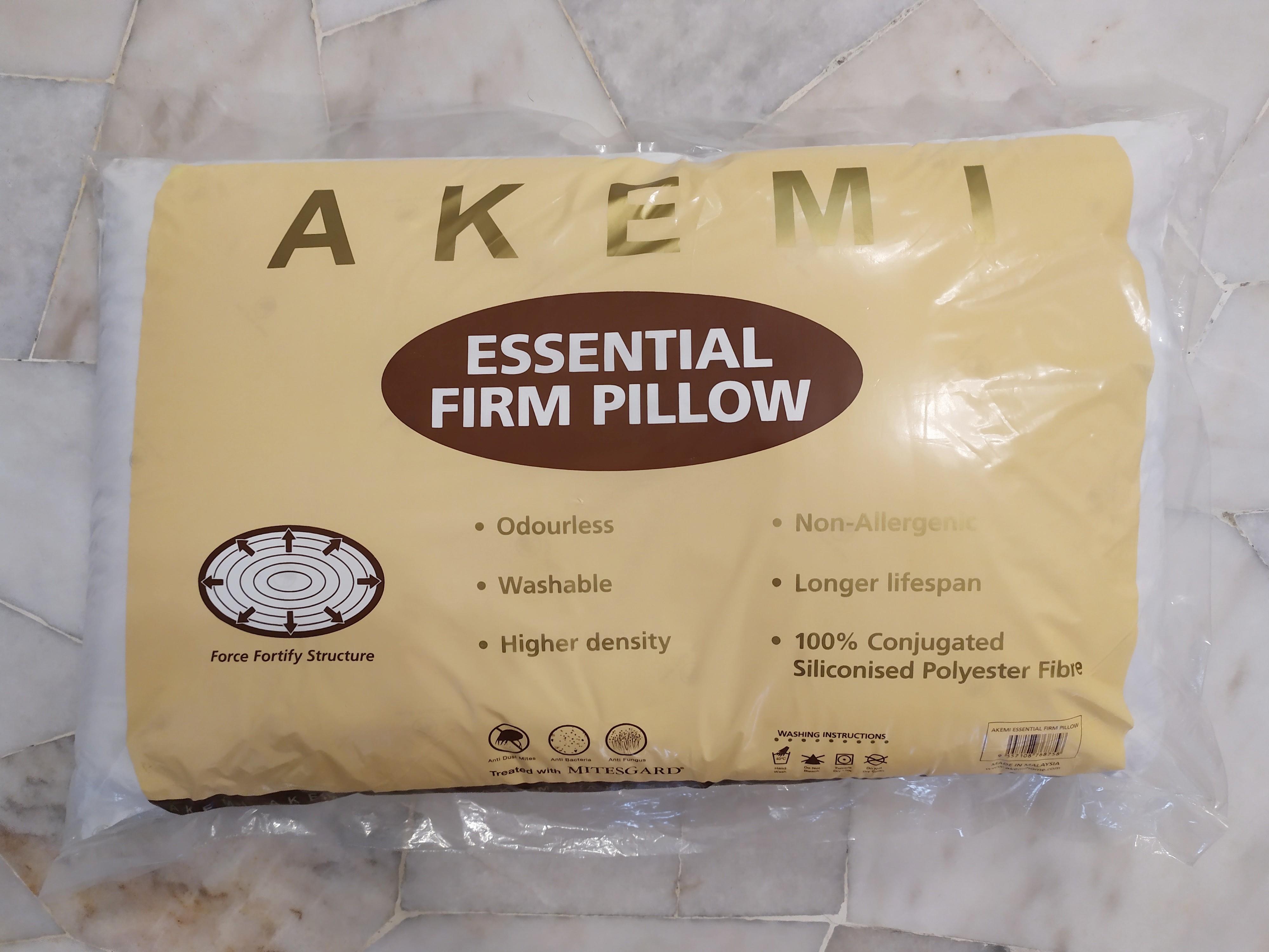 akemi essential pillow
