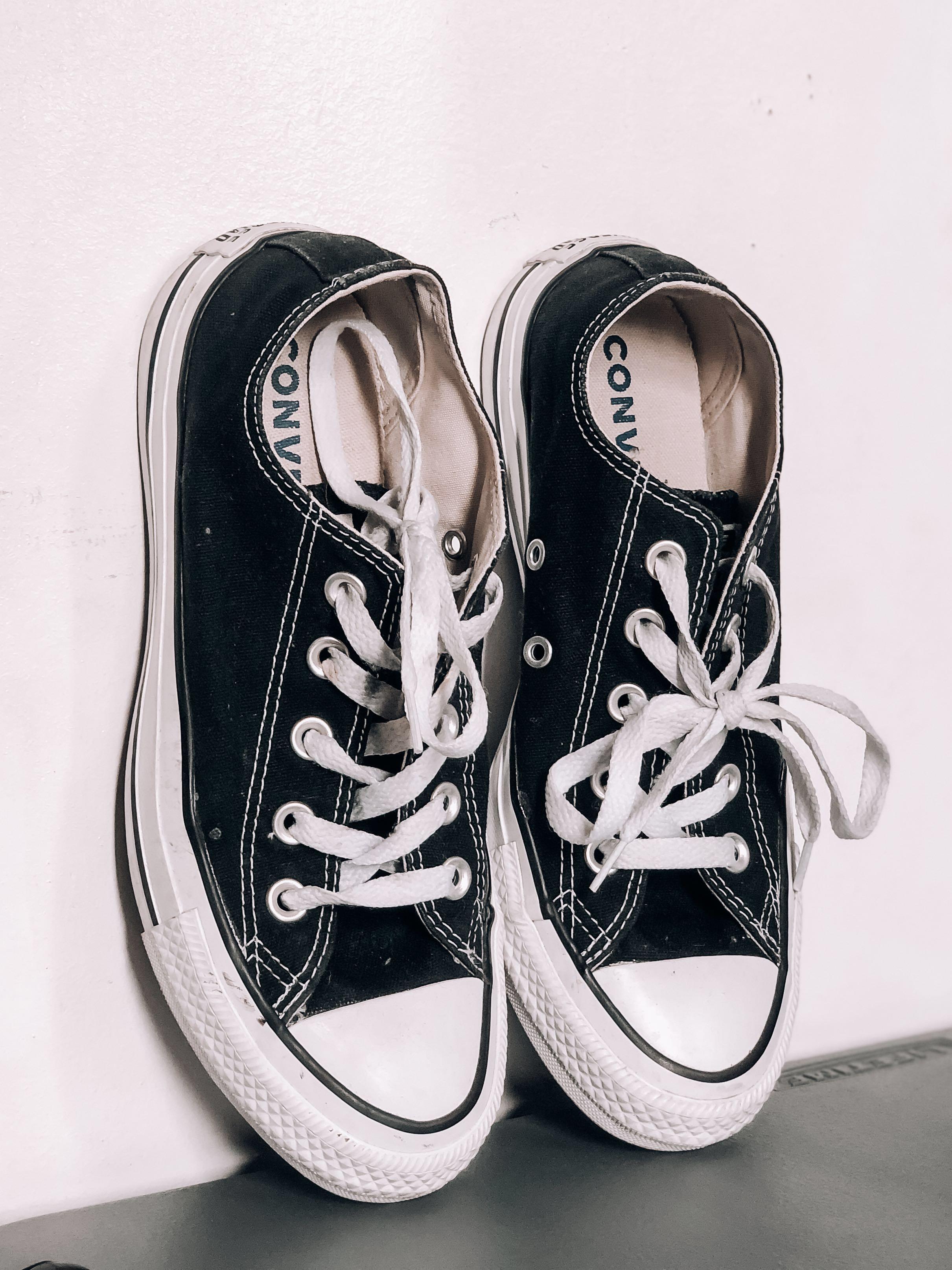 Black converse store size 6 ladies