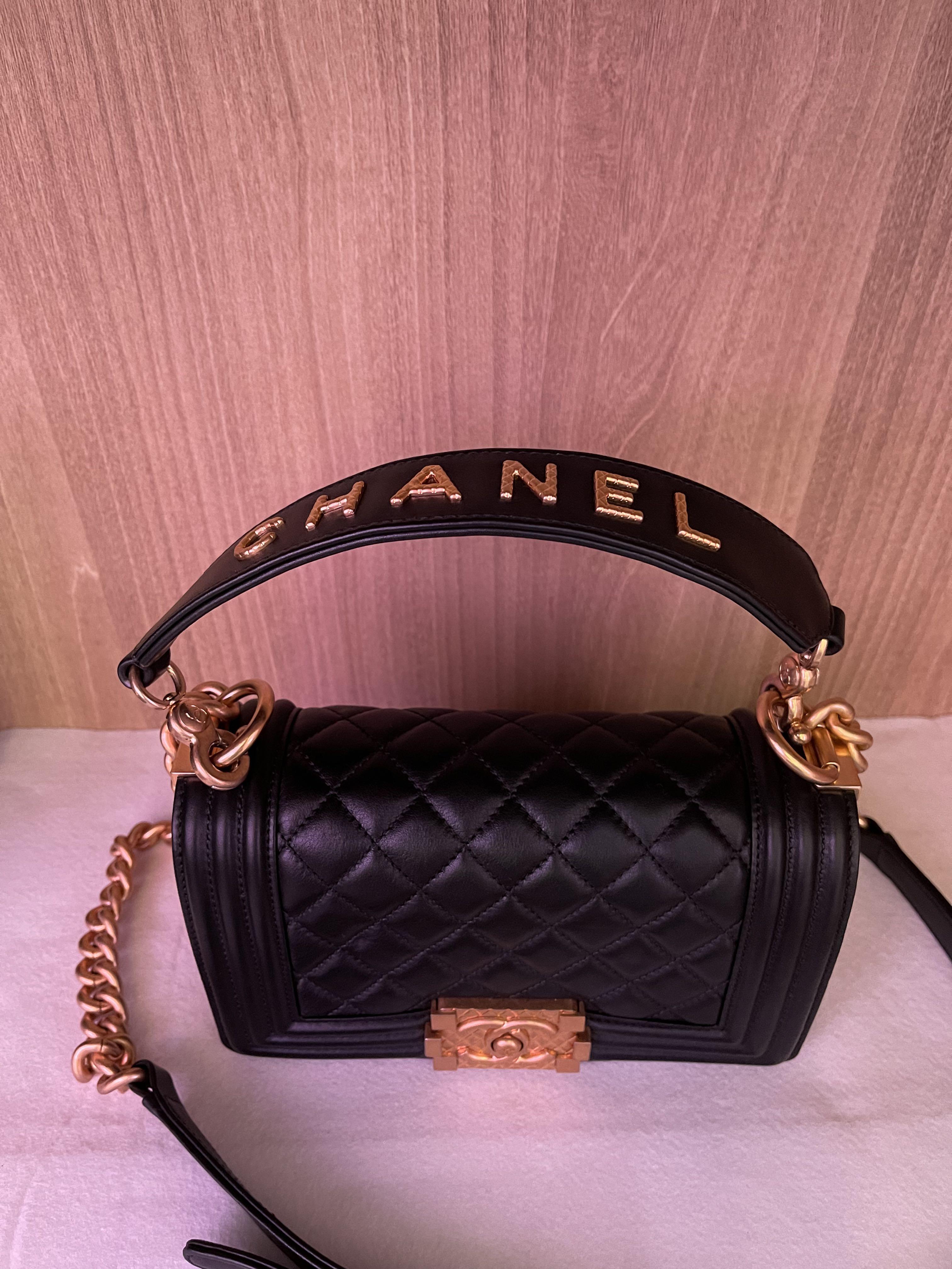 PROS AND CONS OF CHANEL BOY BAG WITH HANDLE IN NEW MEDIUM SIZE!/REVEAL AND  REVIEW! 