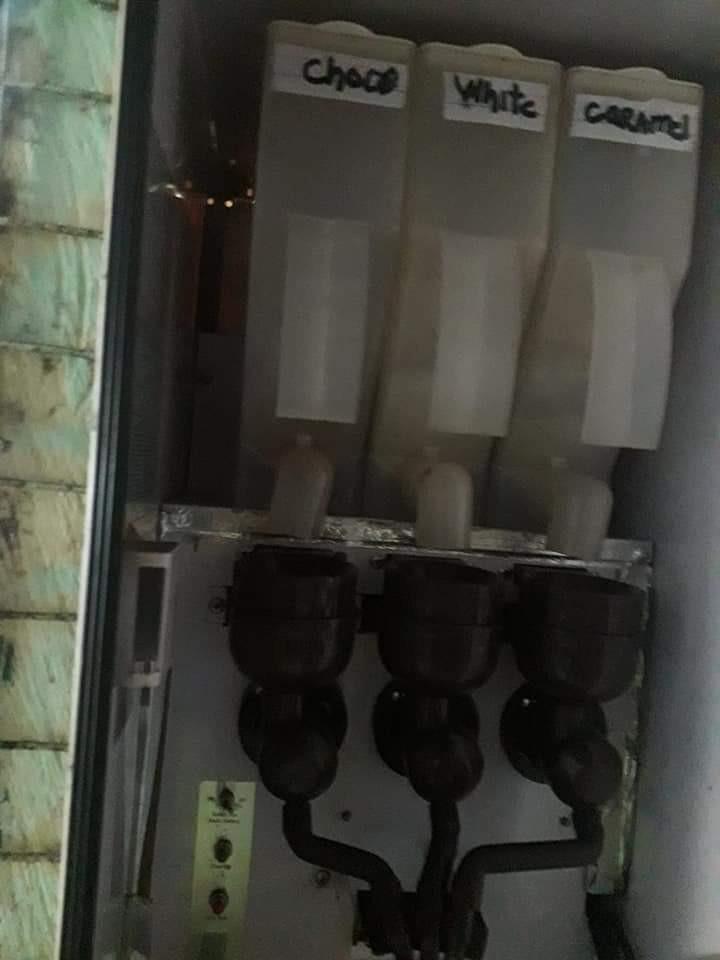 Choi vendo coffee machine, Food & Drinks, Beverages on Carousell