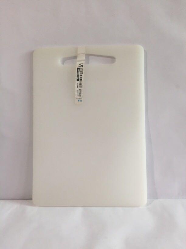 Chopping board BPA free from US (Category: Knives & Chopping Boards) located in Pasay City. Submitted by redgiftshop (Listing ID 1107078711, Image 2). Description: material plastic color white thickness- 1 cm rectangular shape (stocks 2 ) Resist Deep scratcher double sized BPA Free odor Resistant Dishwasher safe 15.5 x 10 directly bought in US product code : CL.