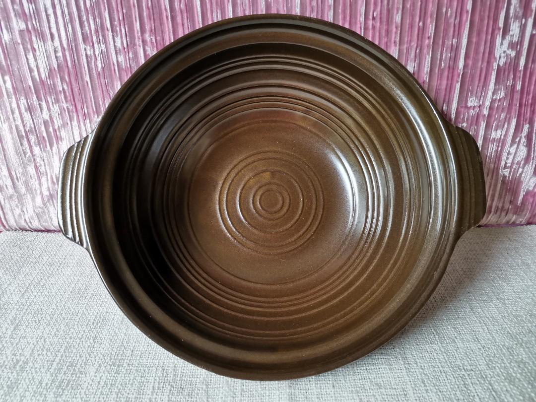 Clay Pot without Cover (Category: Cookware & Accessories) located in Talisay. Submitted by enavnai13 (Listing ID 1107209690, Image 2). Description: Claypot without Cover 2 pcs available New with box Please swipe to see item measurements 350 each + SF.