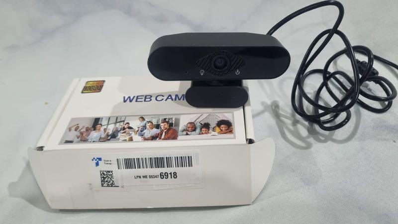 Computer Webcam (Category: Webcams) located in Singapore. Submitted by burgerramly (Listing ID 1107058056, Image 2). Description: Full HD 1080 Webcam This webcam is good for pc without build in camera, easy to use just plug and play. Great for those working from home and for the kids HBL. - Manual focus Hd 1080p lens - Microphone - Activity light - Power light - Flexible clip/base Manual is included in the box. I’ve got 2 set of this. Item is bra