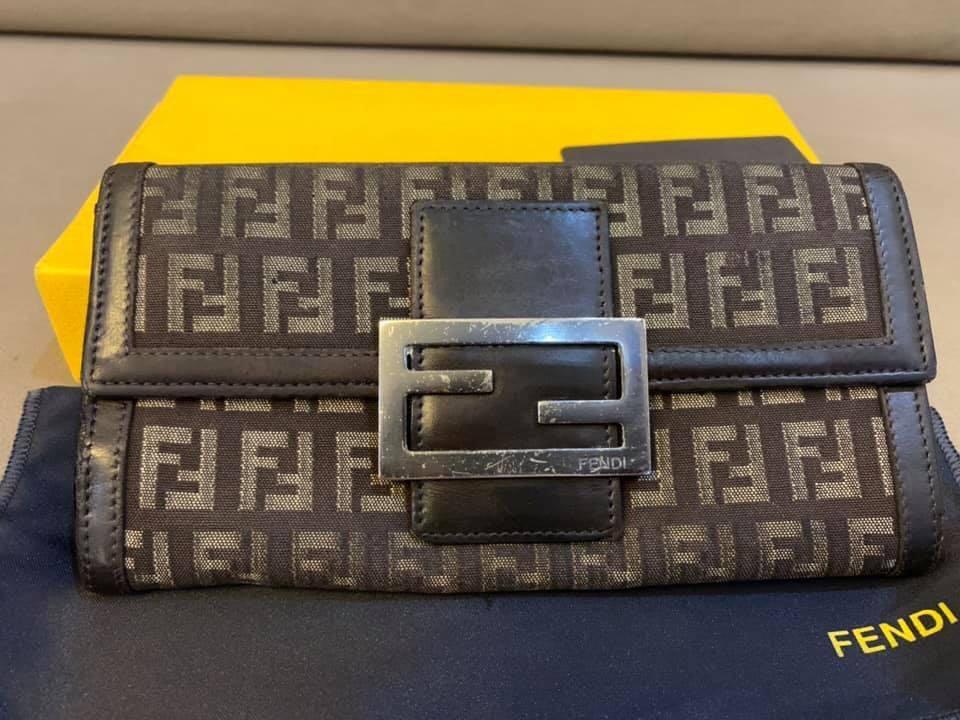 Fendi Monogram Wallet (Category: Luxury Bags & Wallets) located in Taguig. Submitted by katlouieleandicho (Listing ID 1107056112, Image 2). Description: 💯Authentic Made in Italy Monogram Wallet Rank B - with complete inclusions Price P3K.