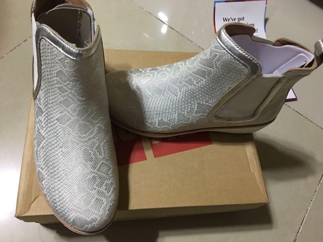 Fitflop chai deals boots