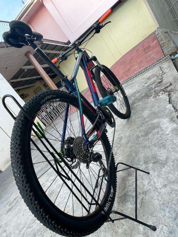 GT Avalanche 2018 Comp Sports Equipment Bicycles Parts