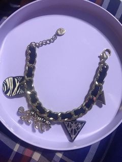 (Category: ) located in . Submitted by kristi13 (Listing ID 1107070396, Image 1). Description: .
