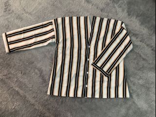 (Kategori: ) berada di . Dikirim oleh thriftbymar (ID iklan 1107153464, Gambar 1). Deskripsi: .