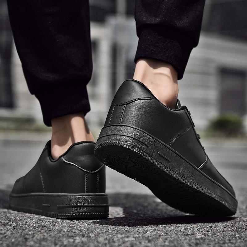 EU41.5 Brand new Men s black sneakers for work or exercise Men s