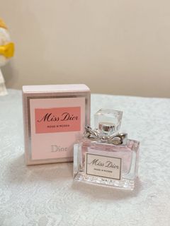 （分類：）位於 。 由 pollylammha 提交（商品編號 1107178634，圖片 1）。簡介： 。