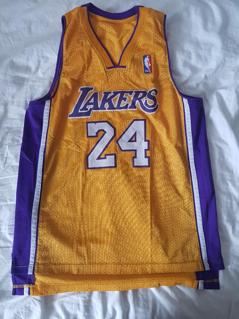 NBA Kobe Bryant Lakers Jersey 24 Size Medium 31