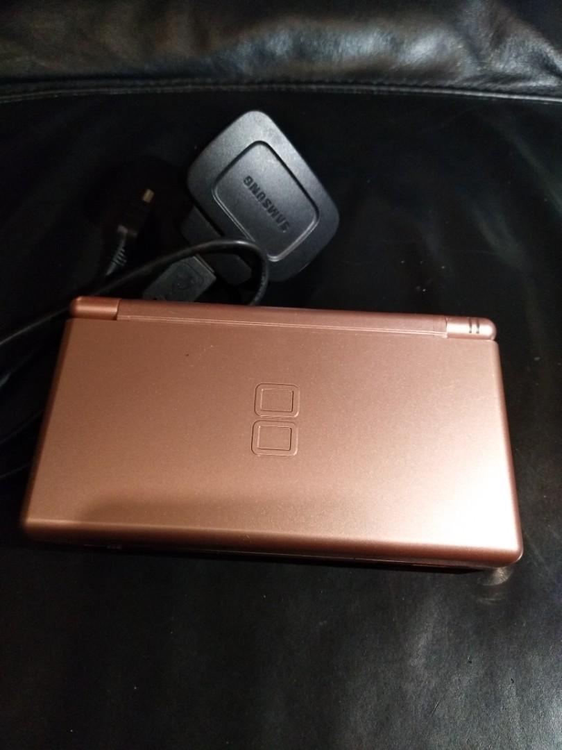 Nds Lite 遊戲機香檳色跟r4 卡共43 Games 跟充電器 遊戲機 電子遊戲機 Nintendo 任天堂 Carousell Nds Lite 遊戲機香檳色跟r4 卡共43 Games 跟充電器 遊戲機 電子遊戲機 Nintendo 任天堂 Carousell