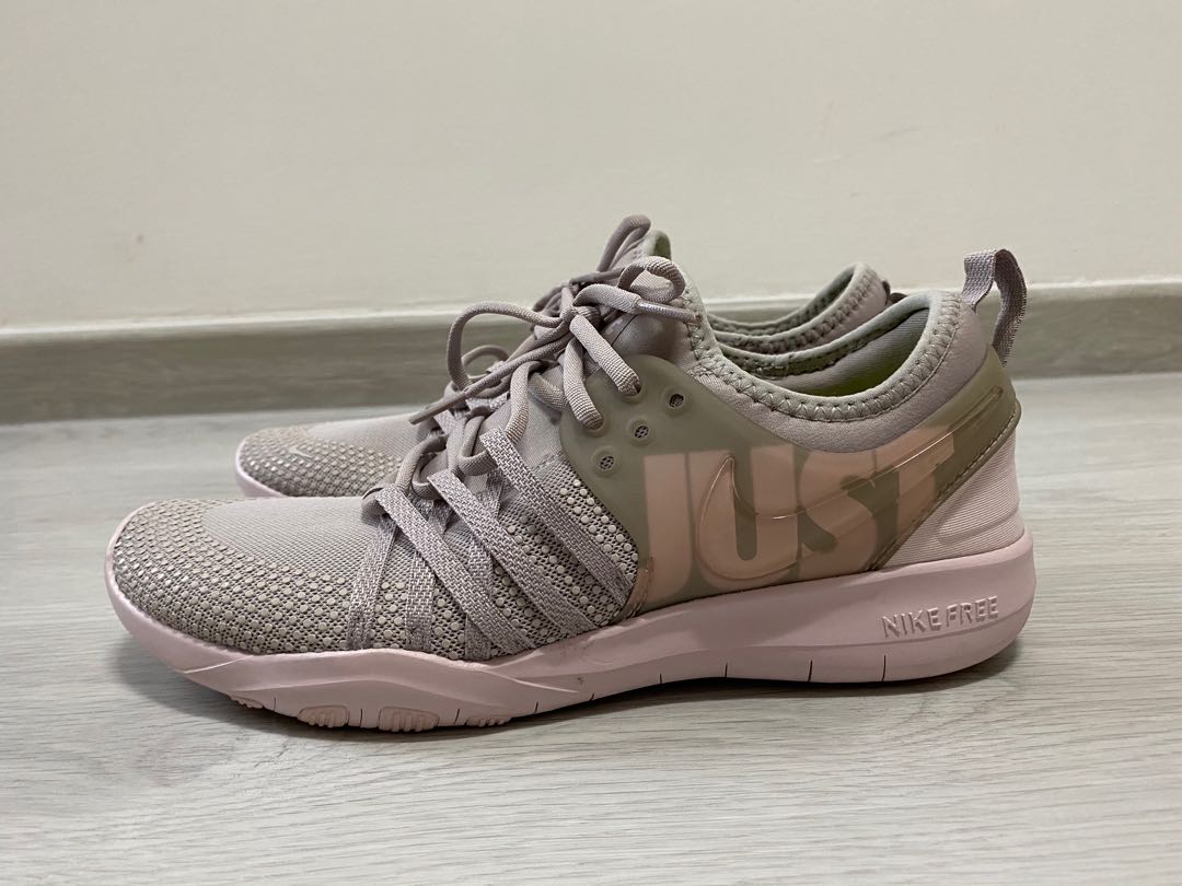Free tr 7 outlet mtlc training sneaker