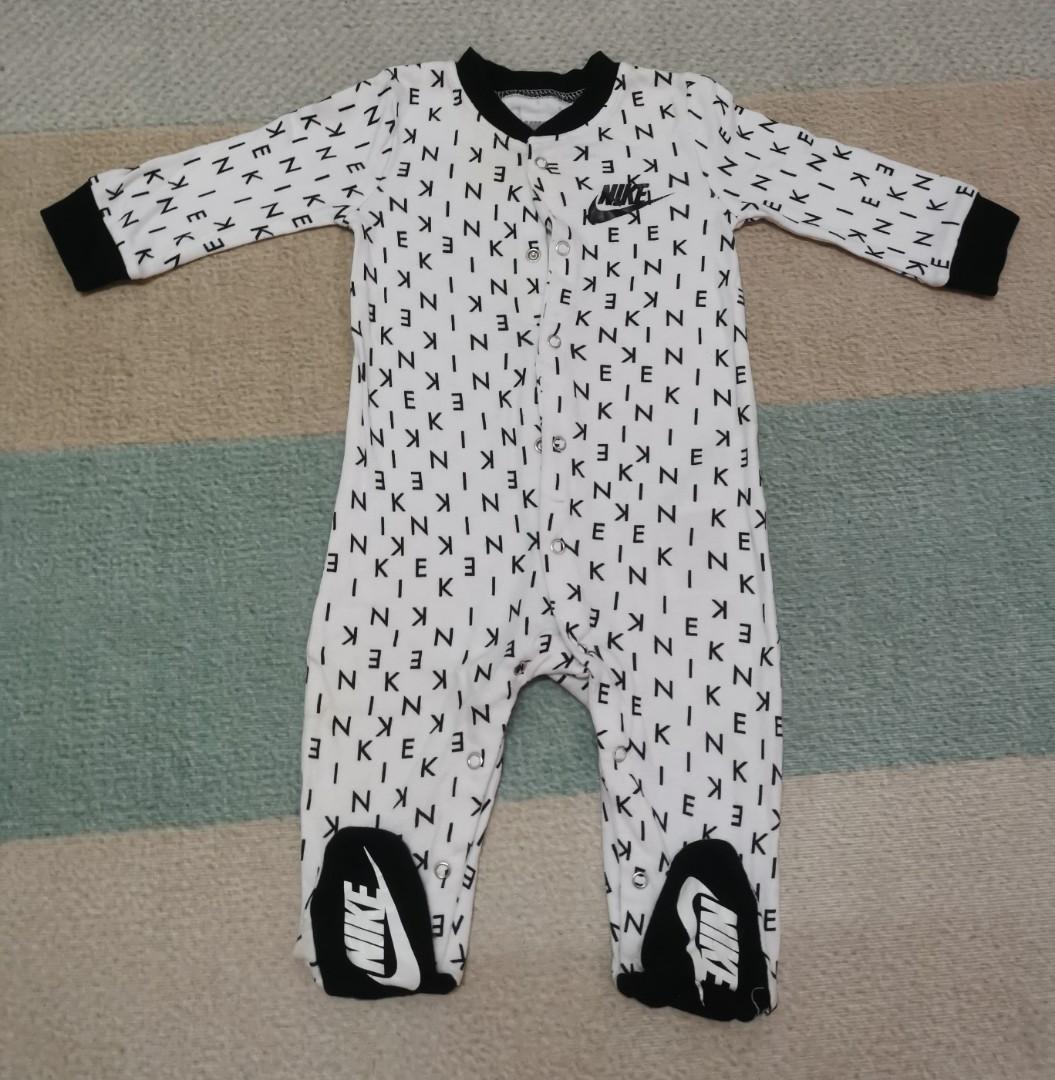 NIKE sleepsuit