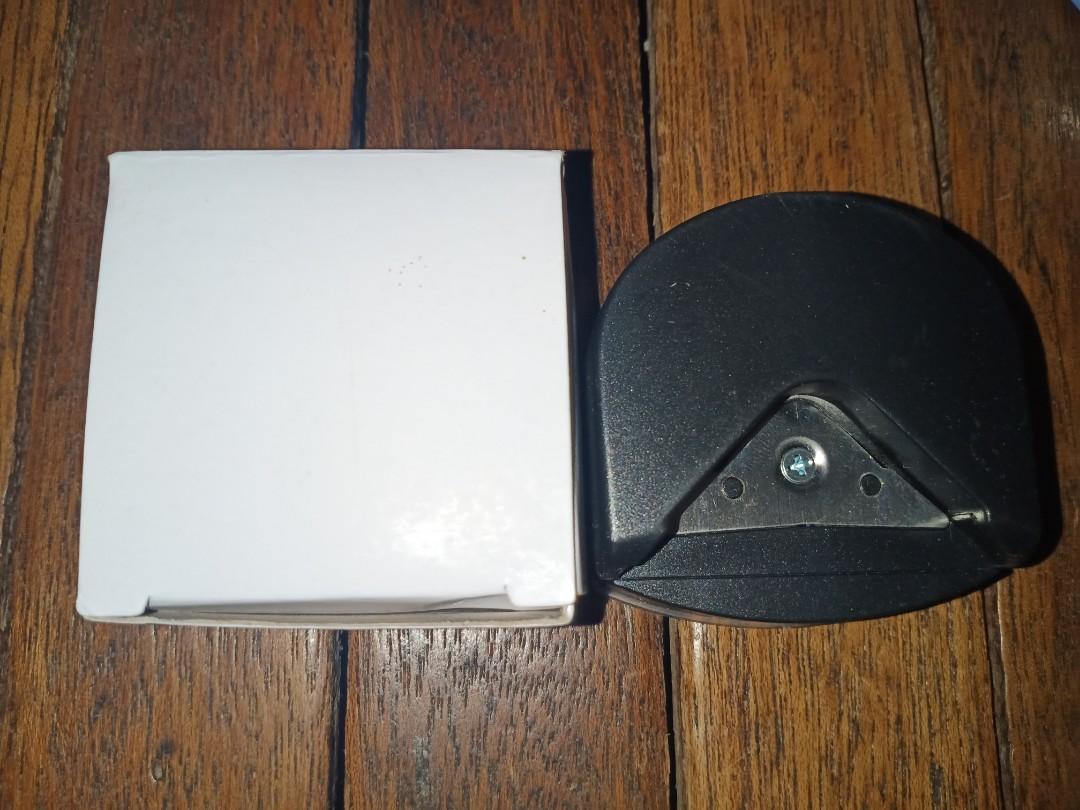 Paper corner rounder / paper puncher corner (Category: Craft Supplies & Tools) located in Quezon City. Submitted by LgbtMerch (Listing ID 1107180745, Image 3). Description: .