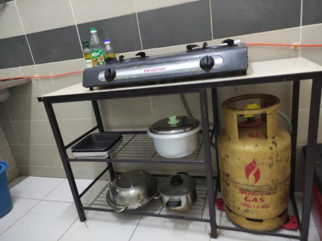 Kitchen Thong / Tong Dapur / Tong Makanan, TV & Home Appliances, Kitchen  Appliances, Other Kitchen Appliances on Carousell