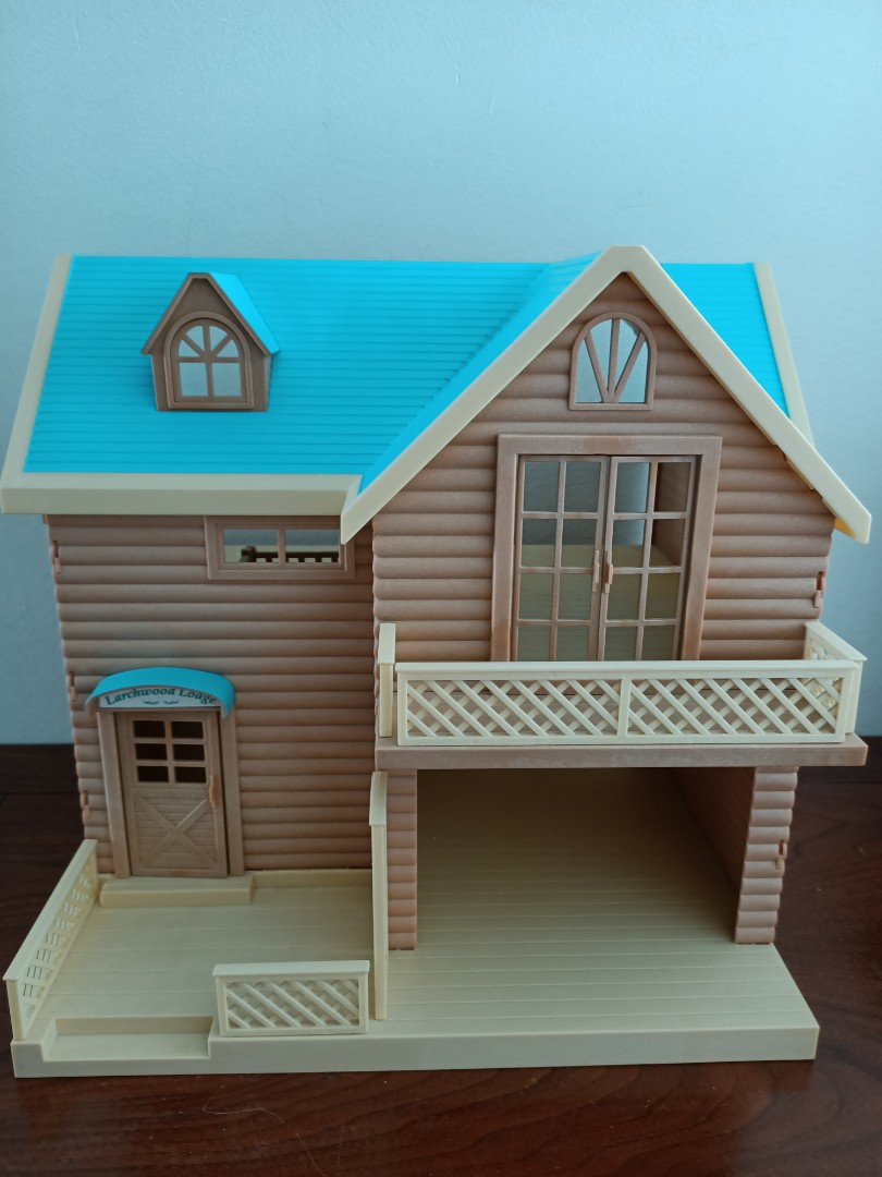 Sylvanian larchwood shop lodge