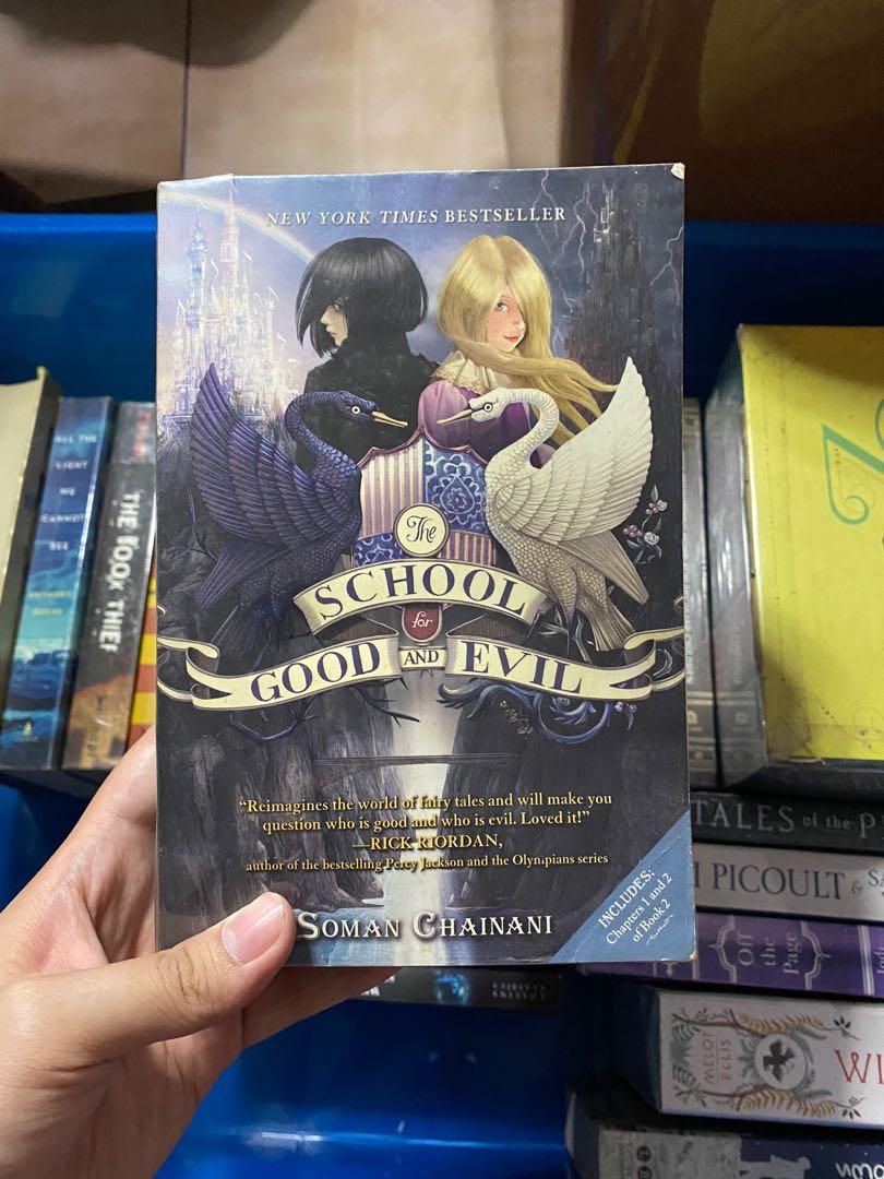 The School for Good and Evil by Soman Chainani (Category: Storybooks) located in Quezon City. Submitted by jcsaar (Listing ID 1107147745, Image 1). Description: -expect foxing sa ibang pages, tulad po nung nasa first page -no markings -pages are still intact Please manage your expectations since this book is preloved 😊.